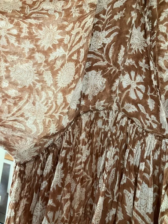 Daughters of India Rust and White Floral V-Neck Mini Dress - Picture 3 of 6